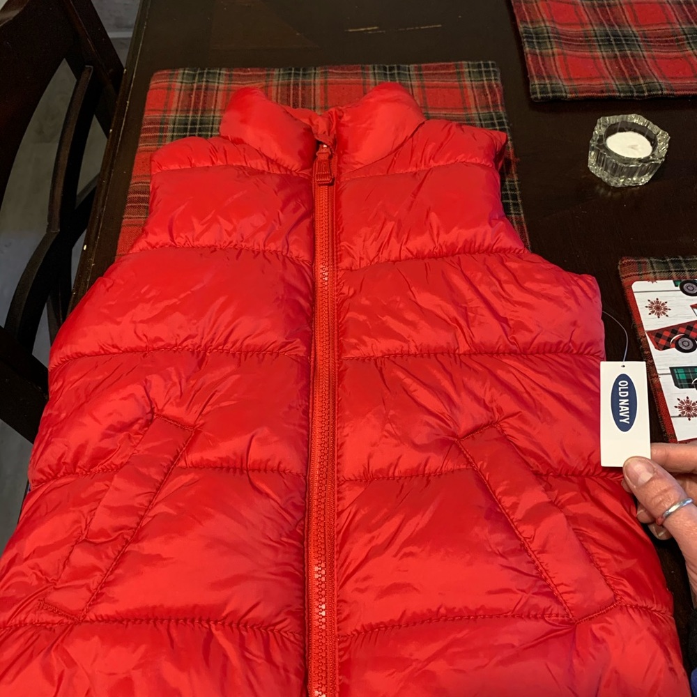 OLD NAVY Youth Size 6/7 puffer vest